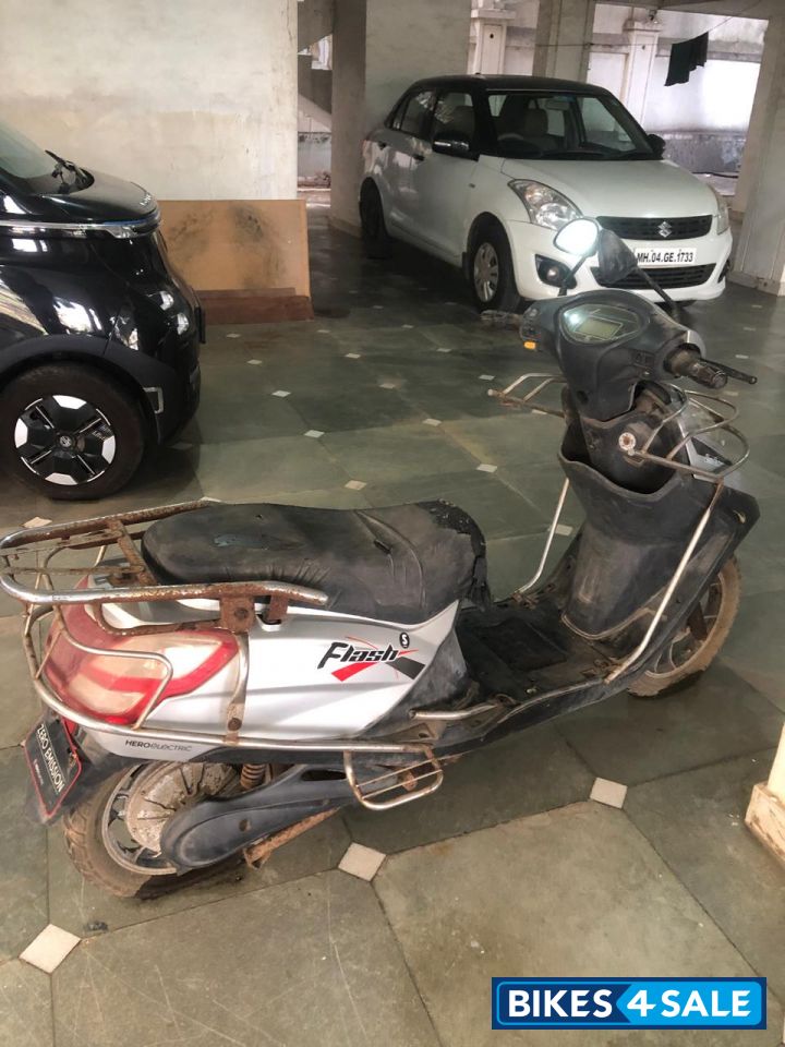 White Hero Electric Flash