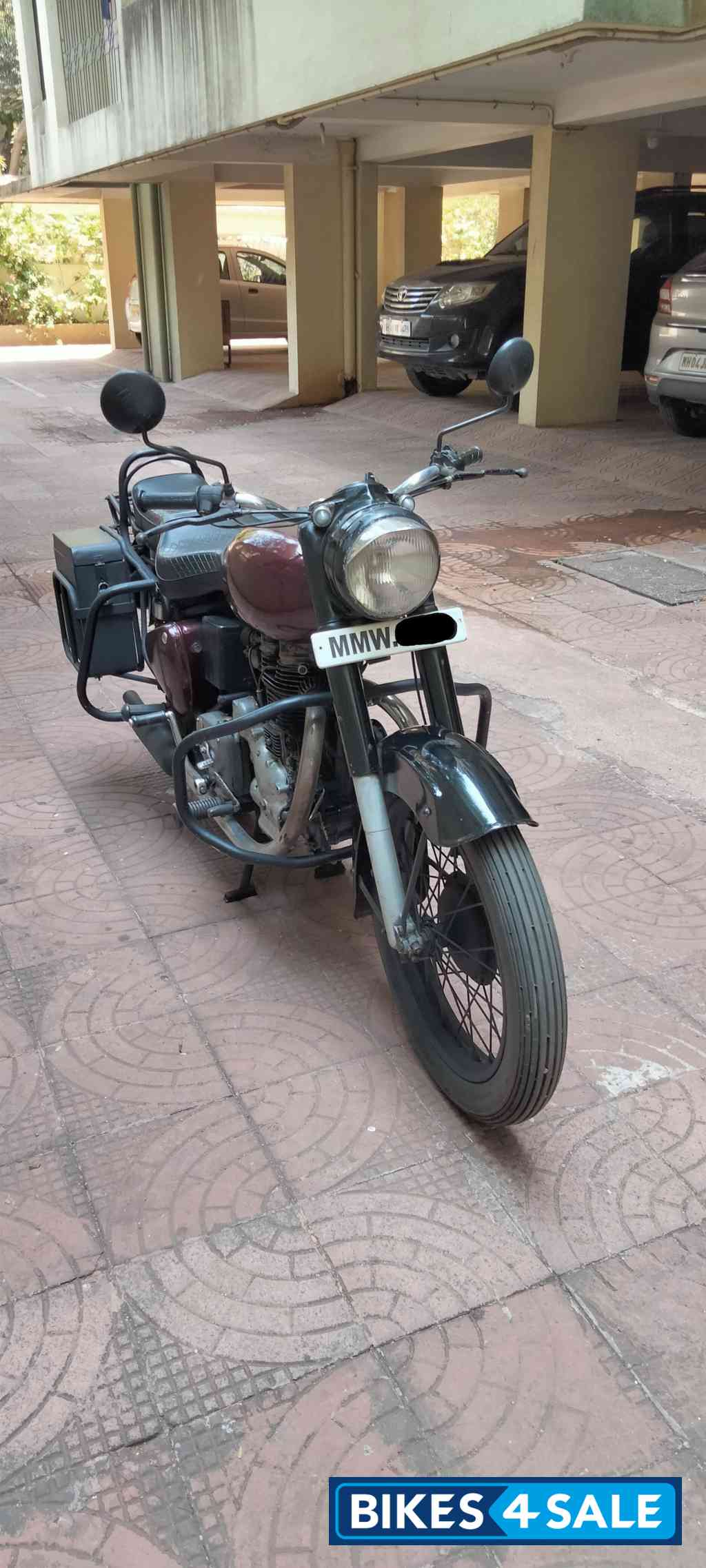 Wine-red / Black Royal Enfield Bullet Standard 350