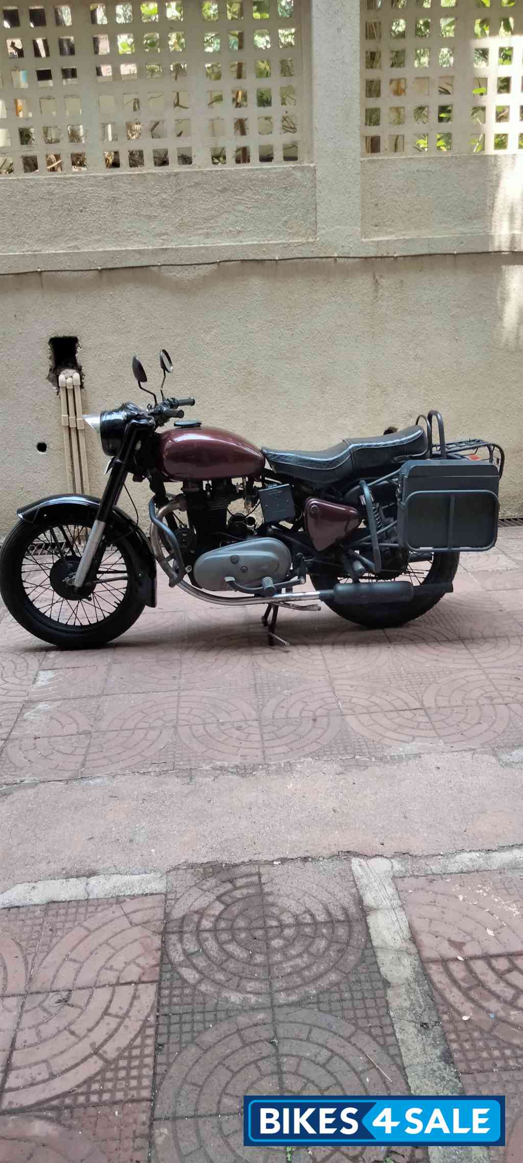 Wine-red / Black Royal Enfield Bullet Standard 350