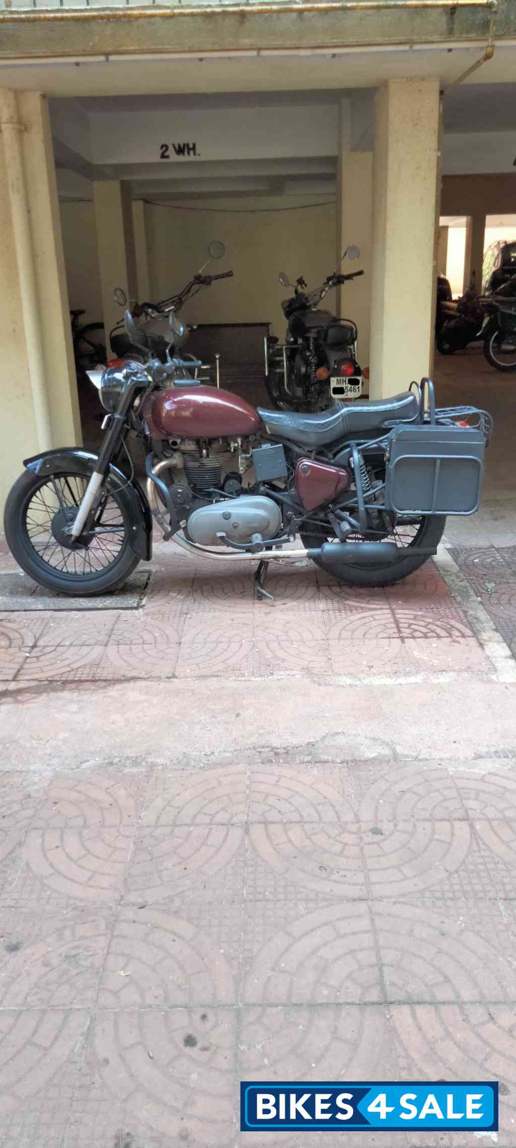 Wine-red / Black Royal Enfield Bullet Standard 350
