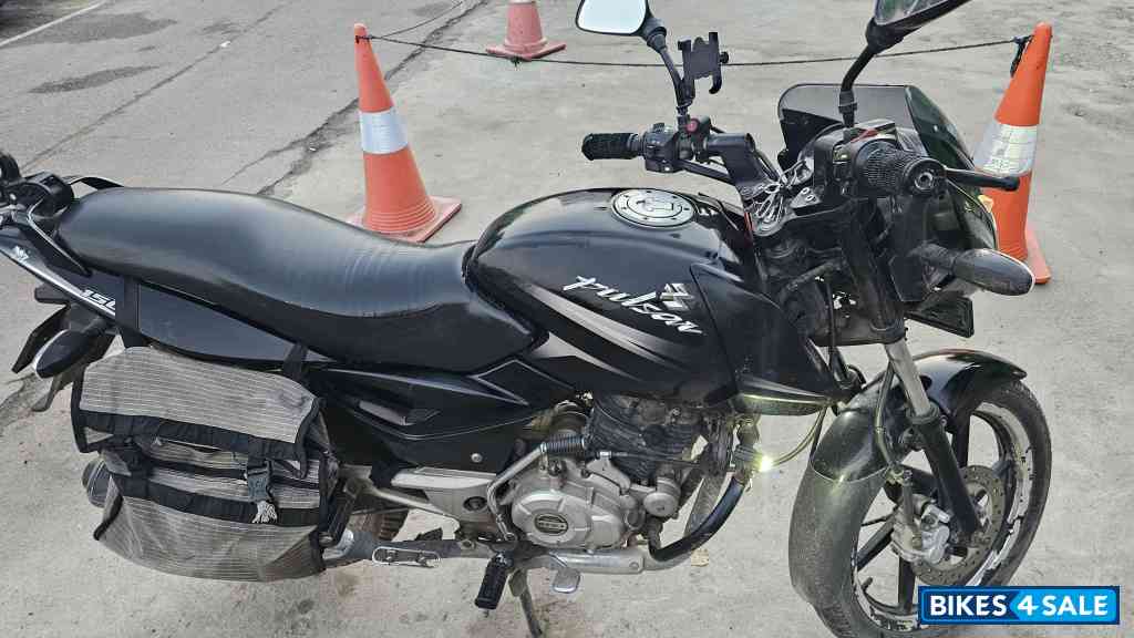 Black Bajaj Pulsar 150