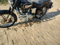 Black Royal Enfield Bullet Standard 350