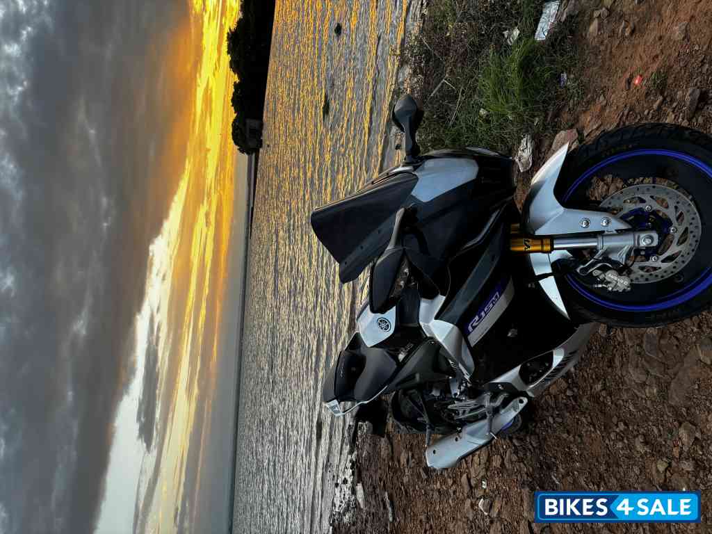 Yamaha R15M