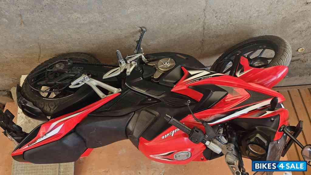 Red Black Bajaj Pulsar RS 200