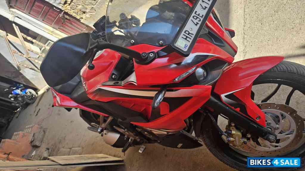 Red Black Bajaj Pulsar RS 200