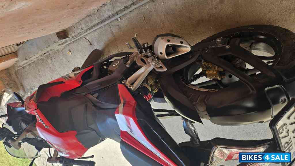 Red Black Bajaj Pulsar RS 200