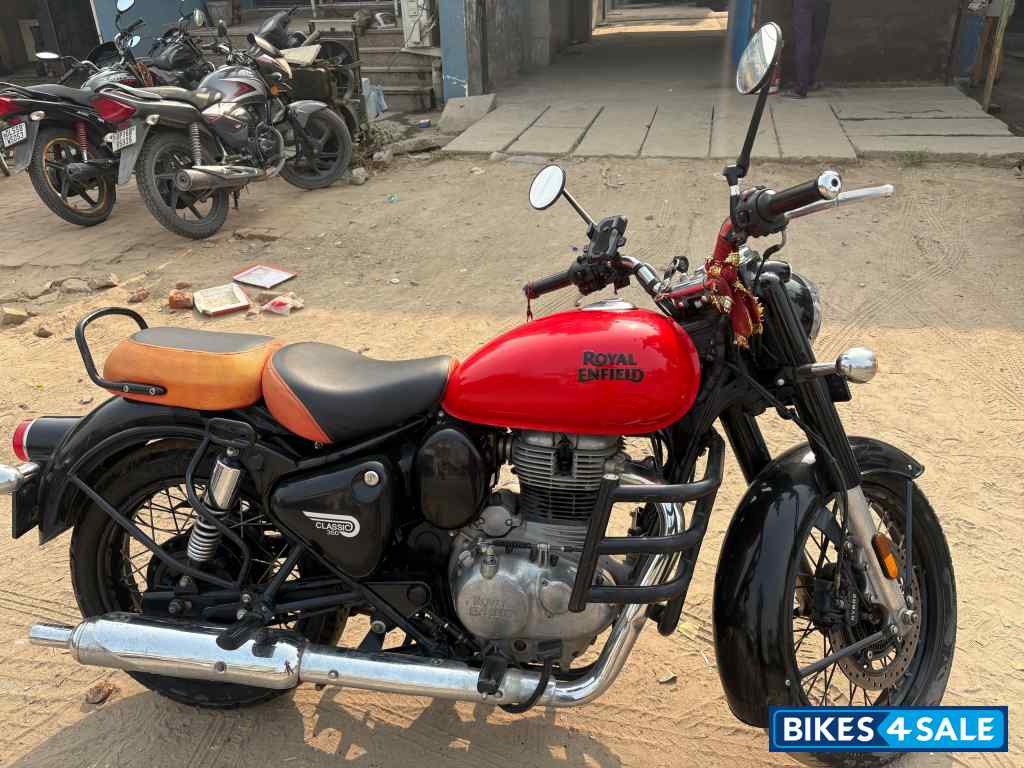 Red Royal Enfield Classic 350 Redditch Red