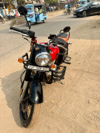 Red Royal Enfield Classic 350 Redditch Red