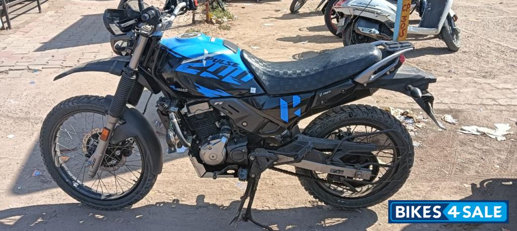 Blue Hero Xpulse 200 4V