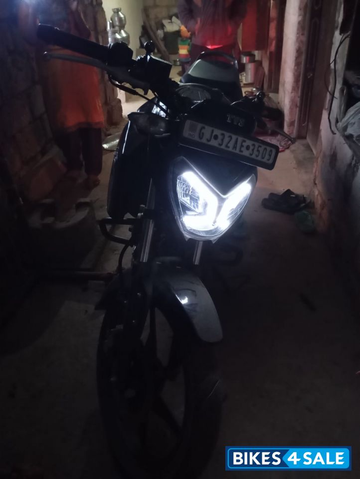 Black TVS Raider Split Seat