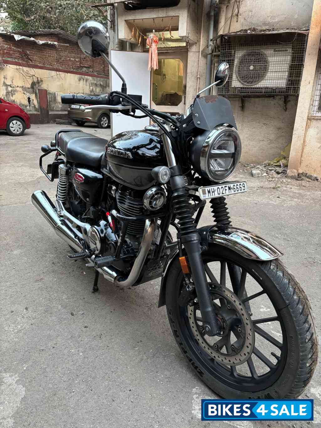 Honda CB350 DLX Pro
