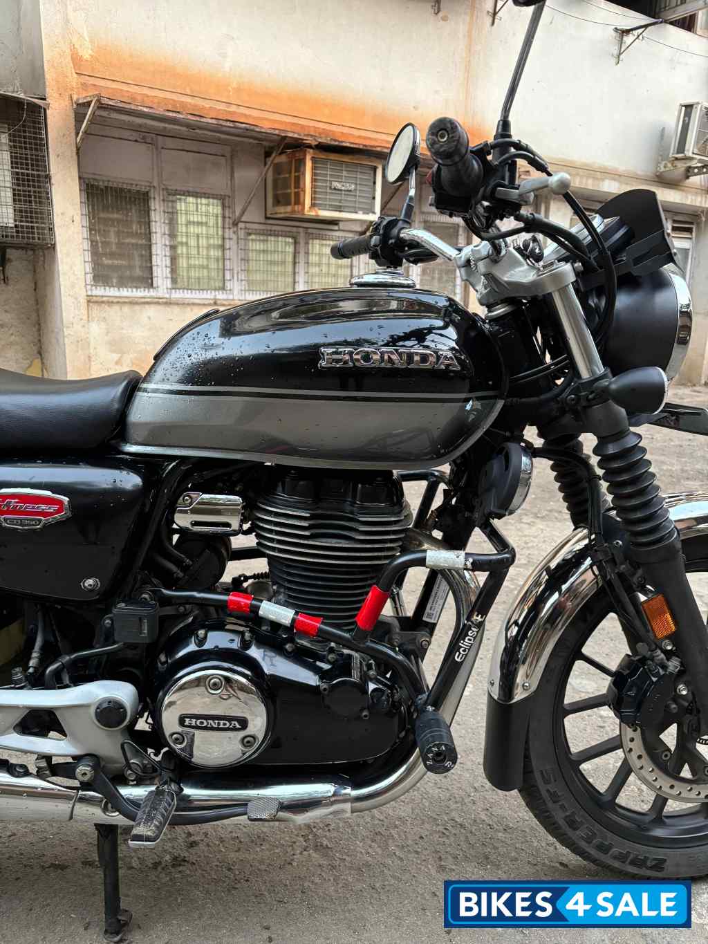 Honda CB350 DLX Pro