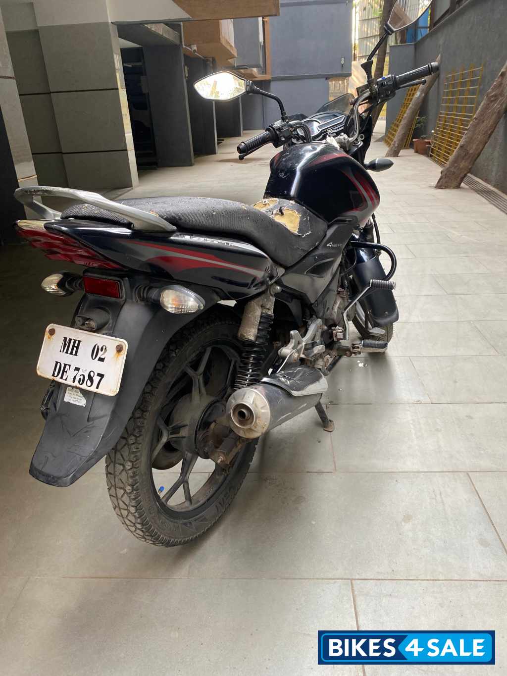 Bajaj Discover 125 ST