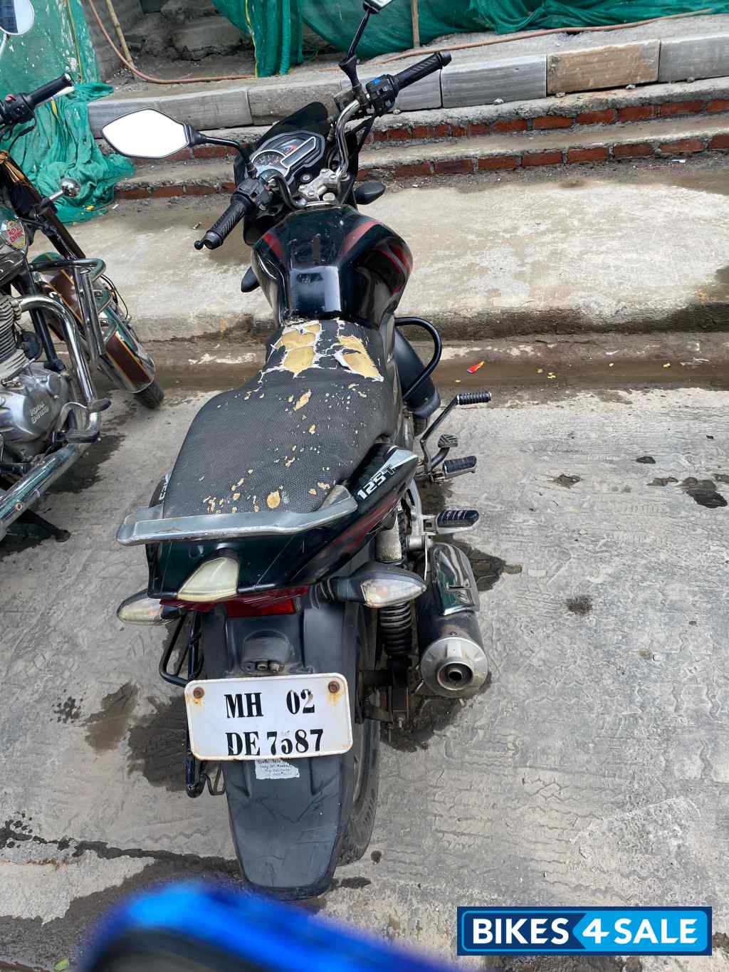 Bajaj Discover 125 ST