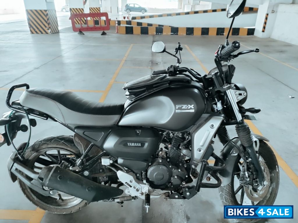 Matty Black Yamaha FZ-X Matty Black Yamaha FZ-X