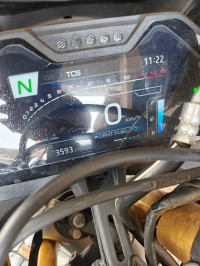 Metallic White Yamaha R15M