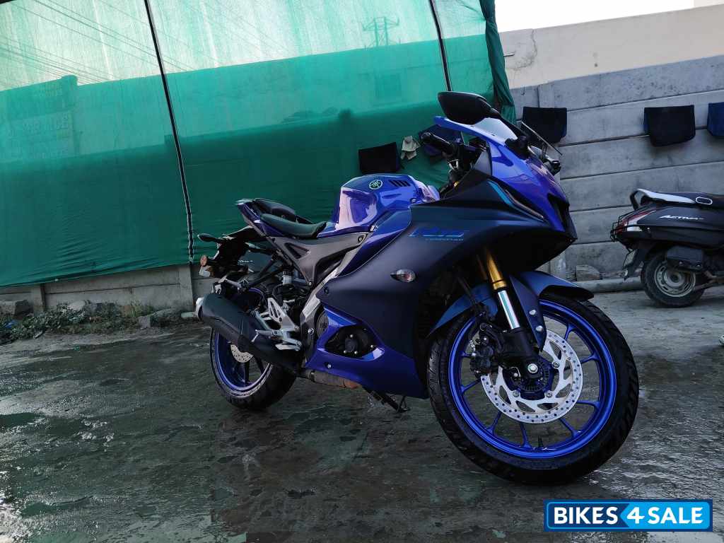 Racing Blue Yamaha R15 V4