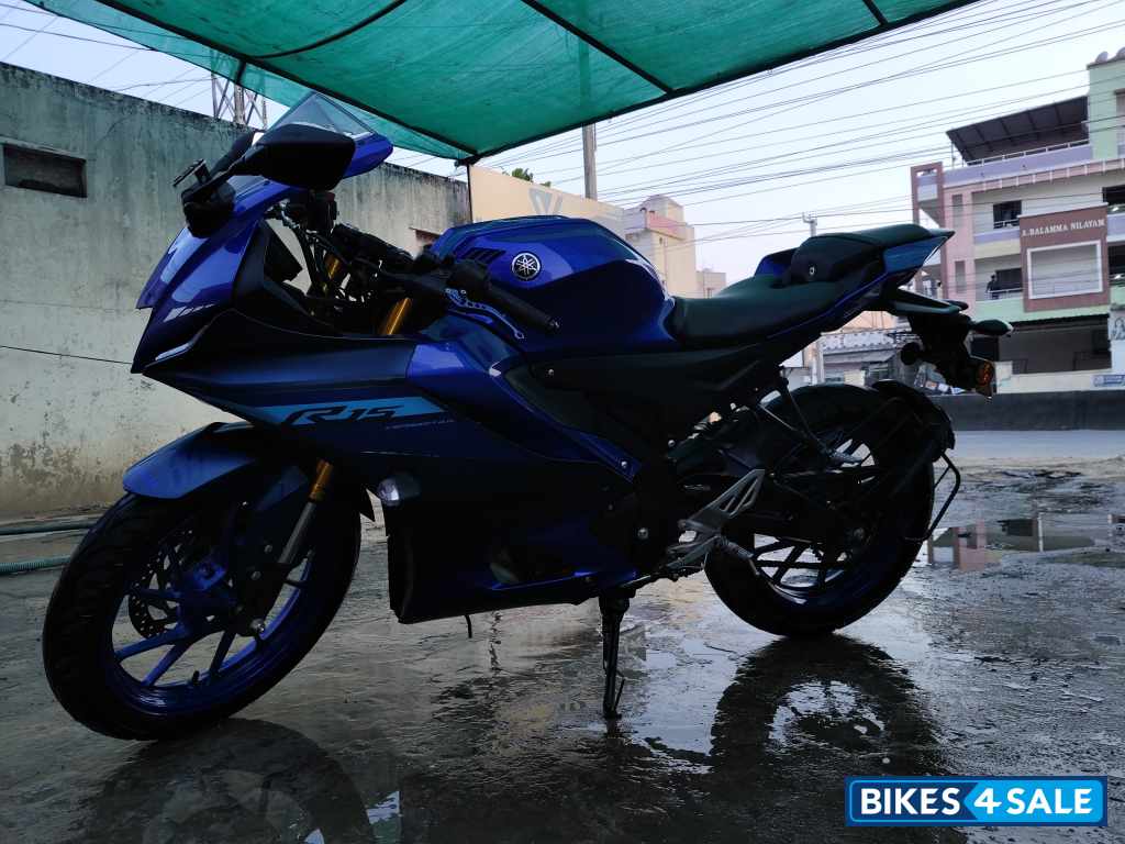 Racing Blue Yamaha R15 V4 Racing Blue Yamaha R15 V4