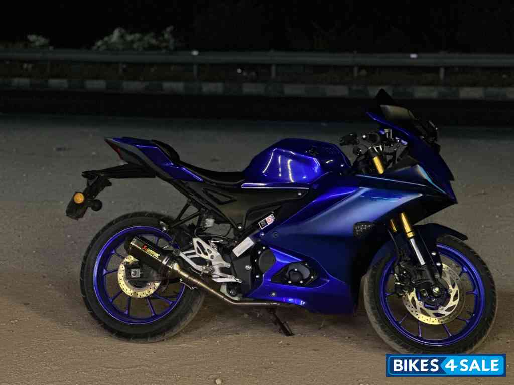 Racing Blue Yamaha R15 V4