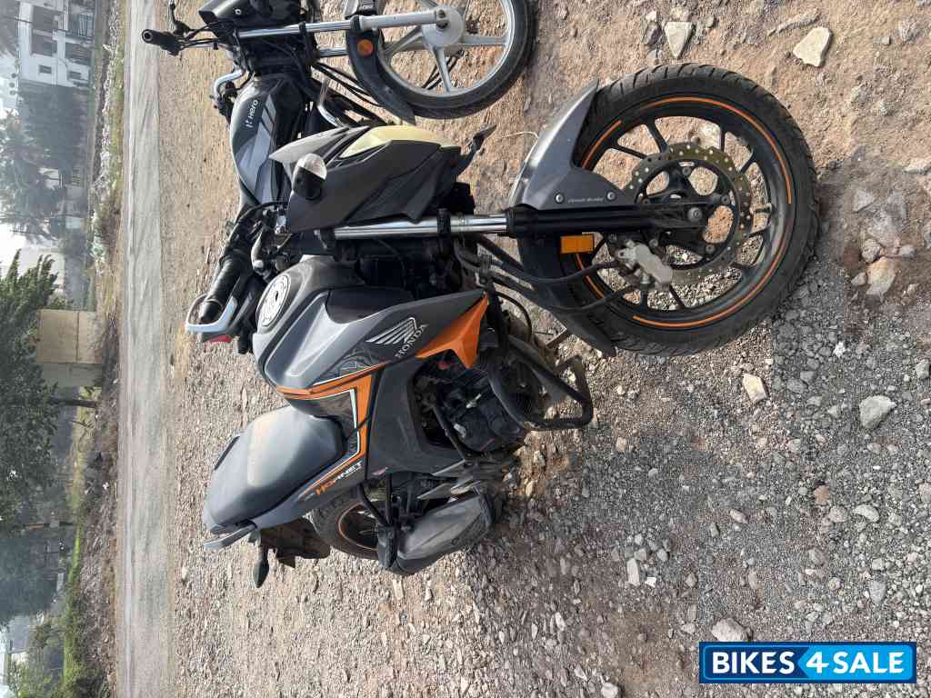 Honda CB Hornet 160R