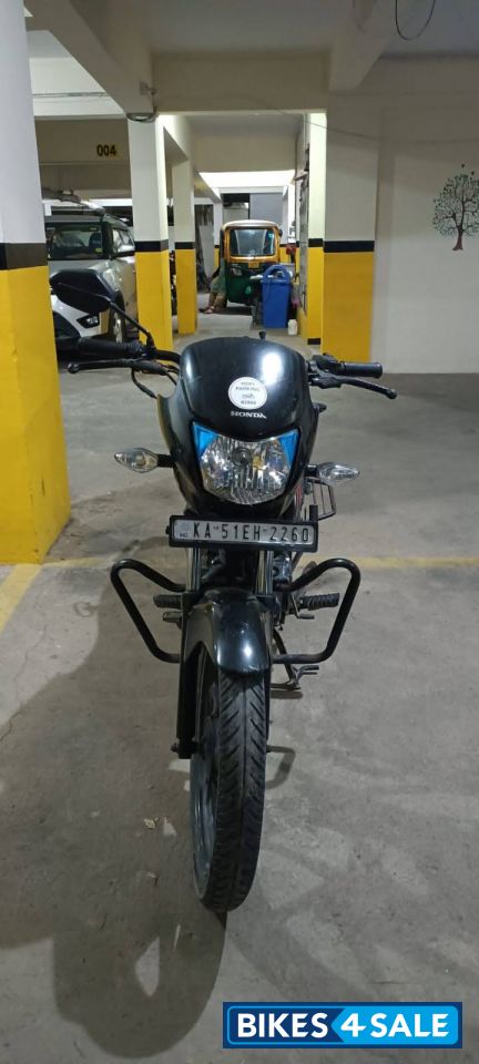 Black Honda Dream Yuga