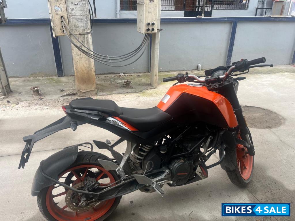 KTM Duke 200