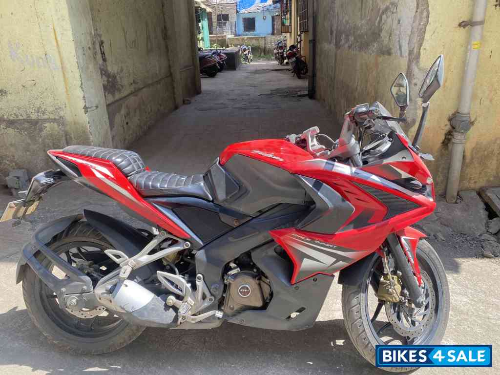 Bajaj Pulsar RS 200 Bajaj Pulsar RS 200