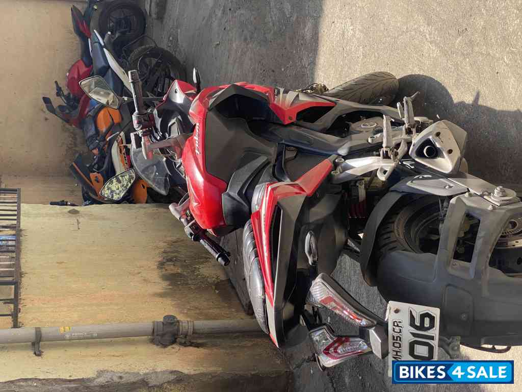 Bajaj Pulsar RS 200 Bajaj Pulsar RS 200