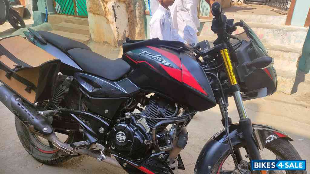Bajaj Pulsar 150 BS6