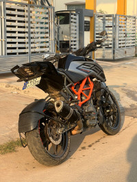 Metallic Gray KTM Duke 250 2020