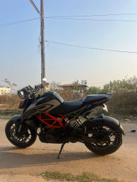 Metallic Gray KTM Duke 250 2020