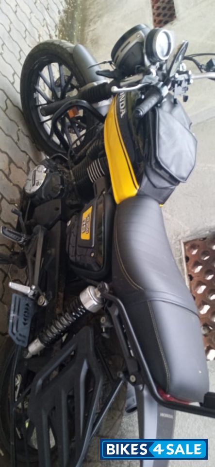 Dual Tone Honda CB350RS