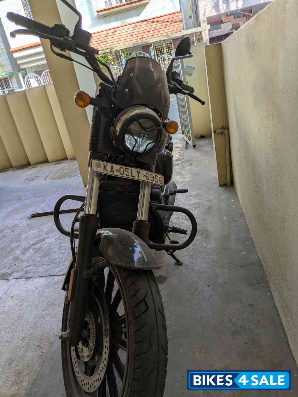 Yezdi Roadster Dual Tone