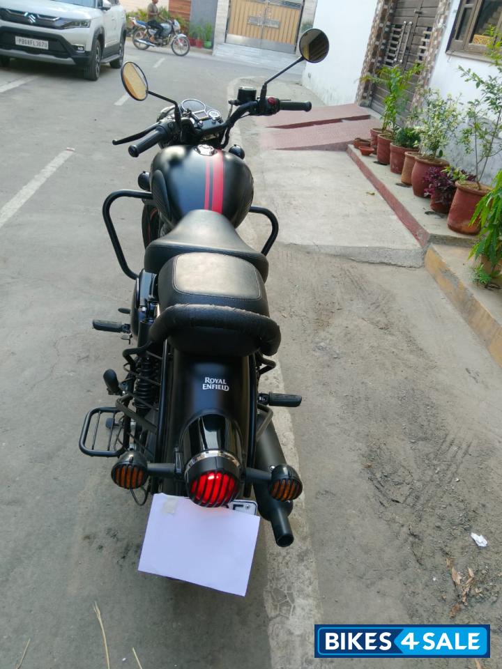 Black Stealth Royal Enfield Classic 350 2024