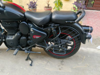 Black Stealth Royal Enfield Classic 350 2024