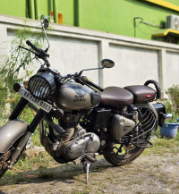Royal Enfield Classic Gunmetal Grey  Model