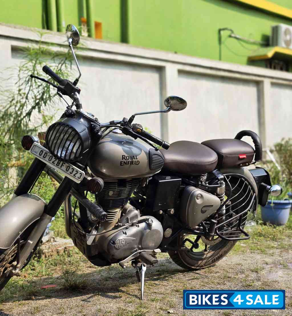 Gunmetal Grey Royal Enfield Classic Gunmetal Grey