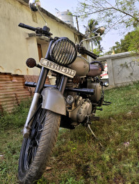 Gunmetal Grey Royal Enfield Classic Gunmetal Grey