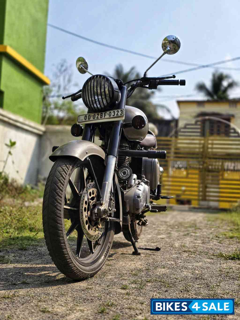 Gunmetal Grey Royal Enfield Classic Gunmetal Grey