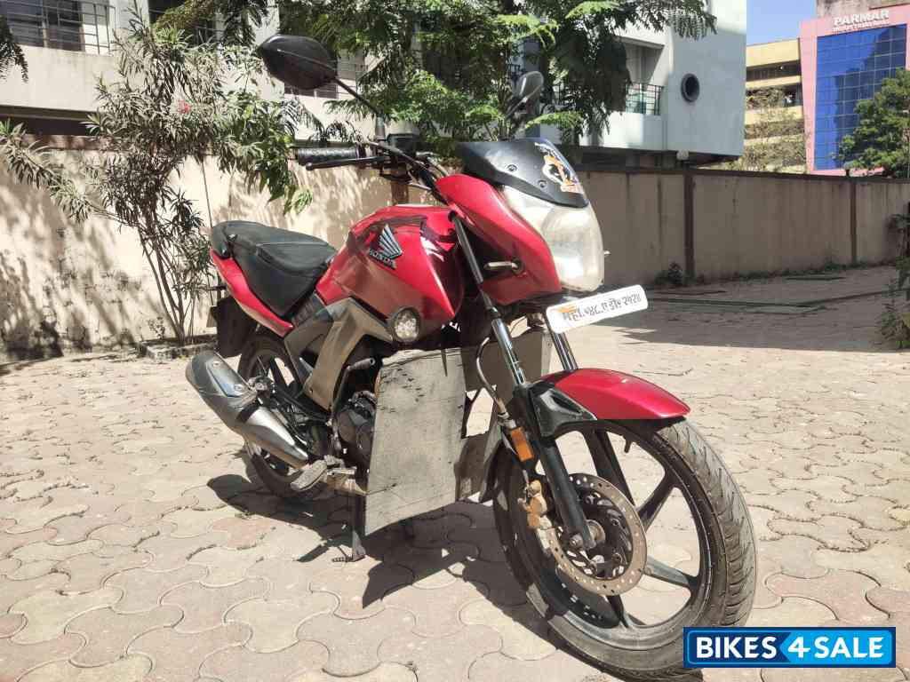 Red Honda CB Unicorn 160