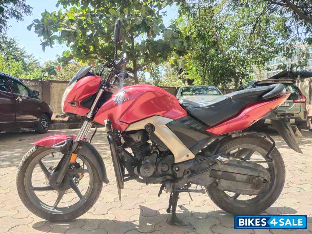 Red Honda CB Unicorn 160