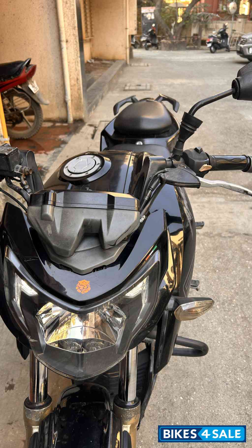 TVS Apache RTR 200 4V