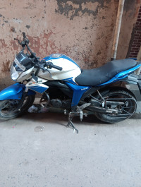 White And Blue Suzuki Gixxer 150