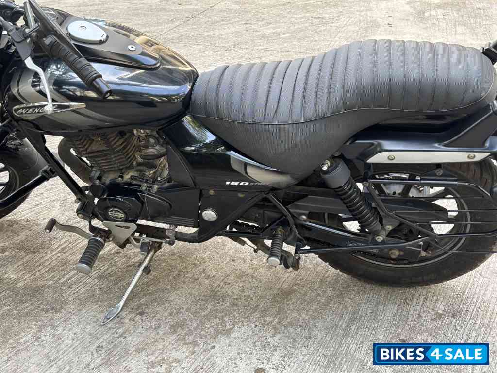 Black Bajaj Avenger Street 160