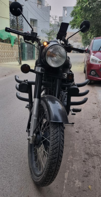 Royal Enfield Classic Stealth Black