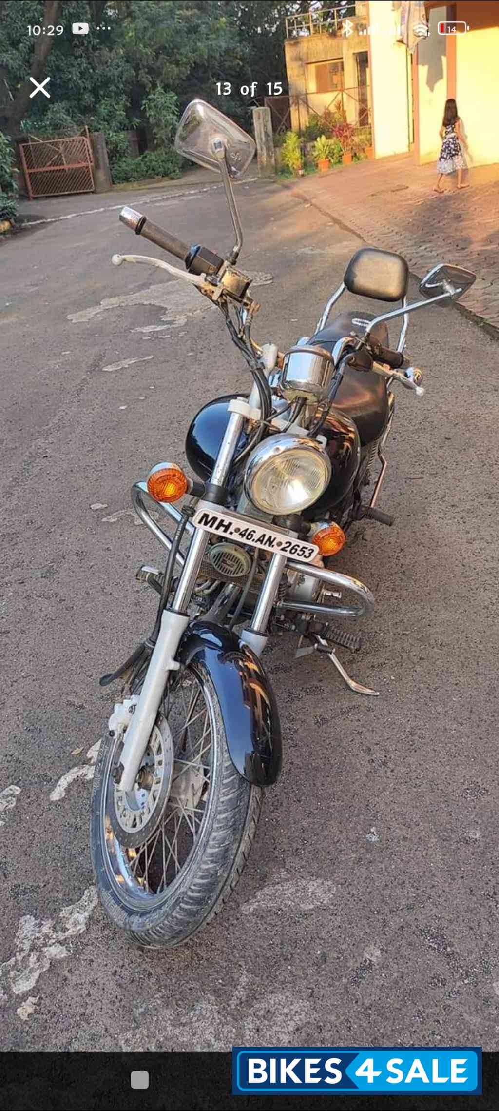 Black Bajaj Avenger Cruise 220