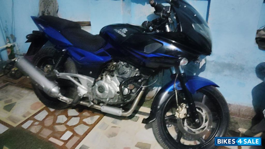 Bajaj Pulsar 220F