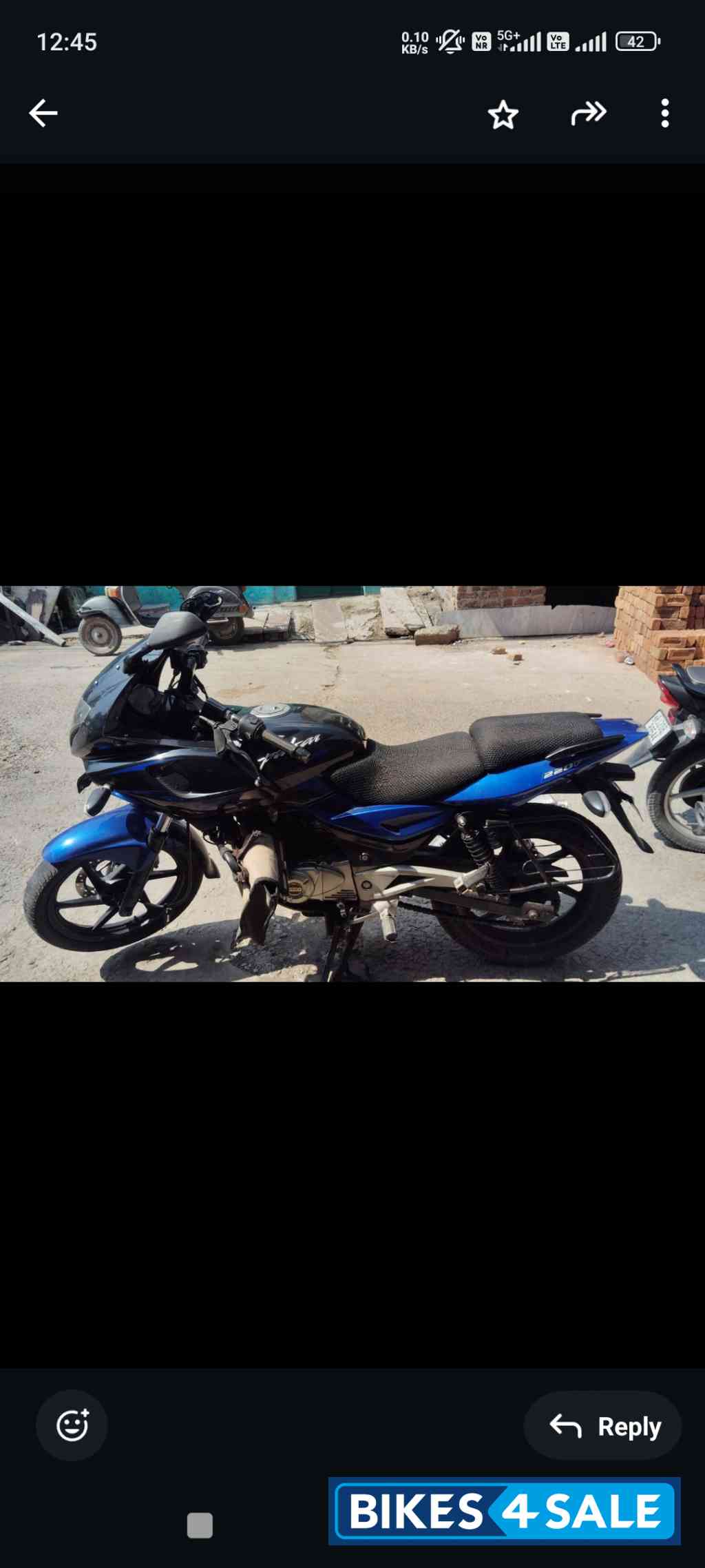 Bajaj Pulsar 220F