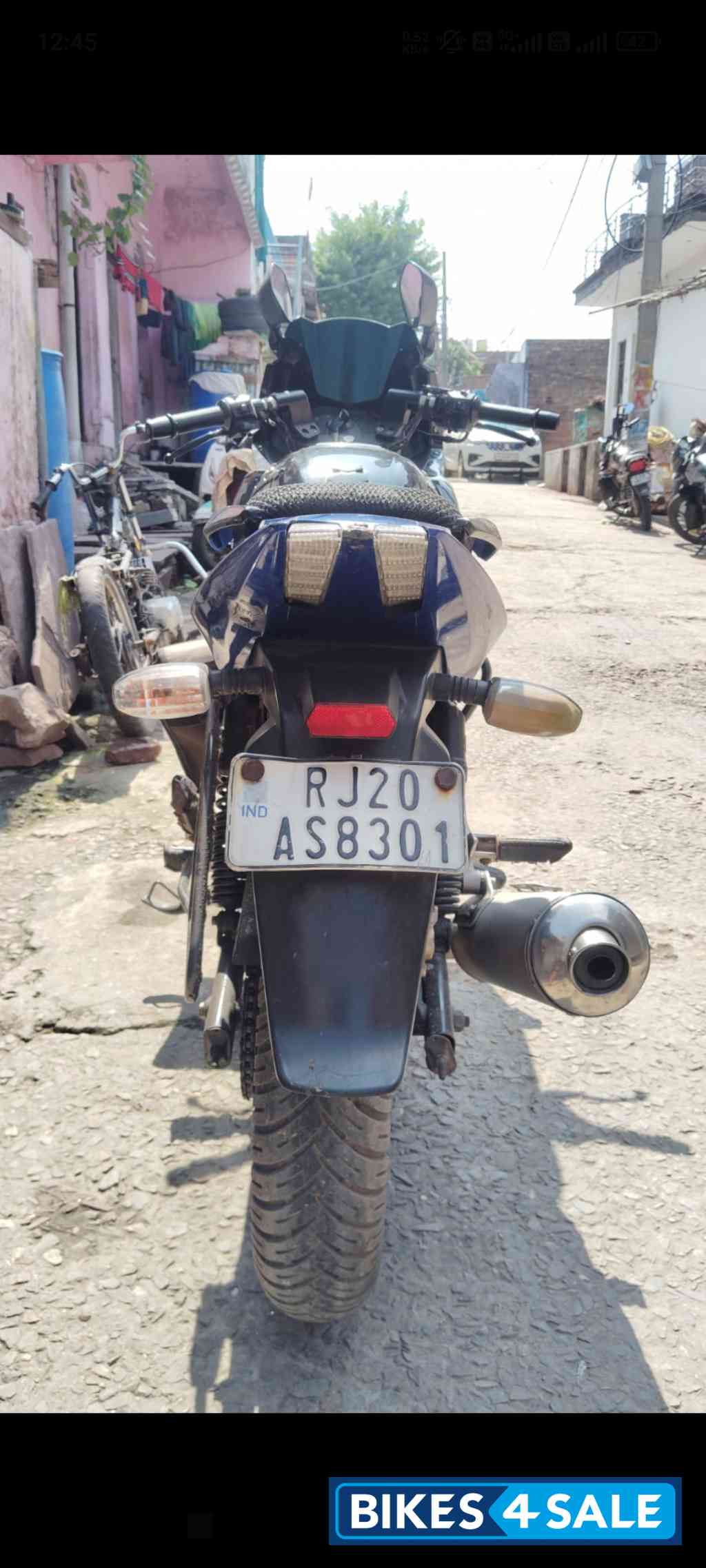 Bajaj Pulsar 220F