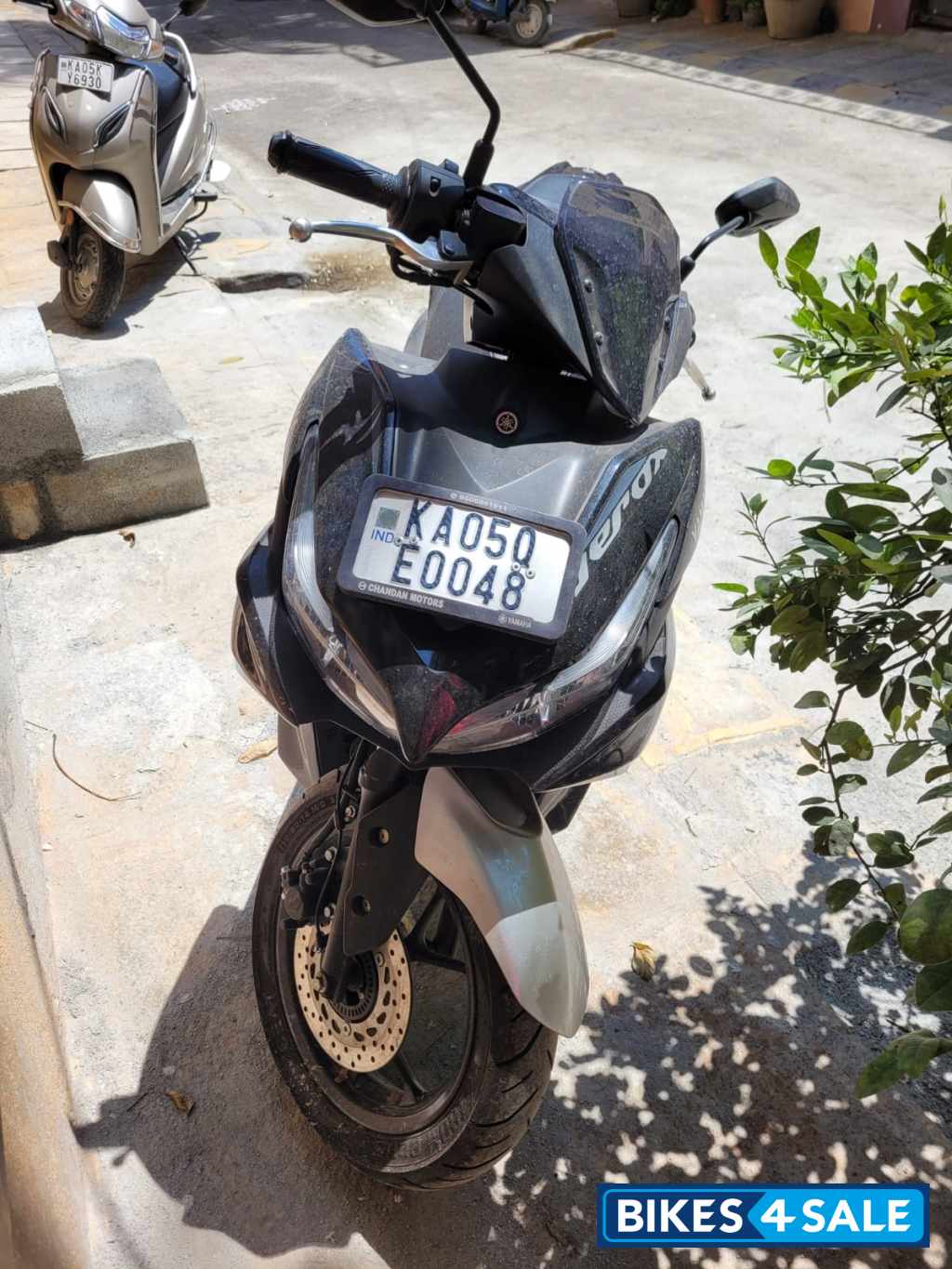 Metallic Black Yamaha Aerox 155